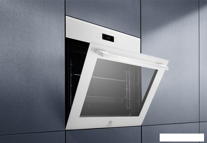 Электрический духовой шкаф Electrolux EOE8P39WV - фото