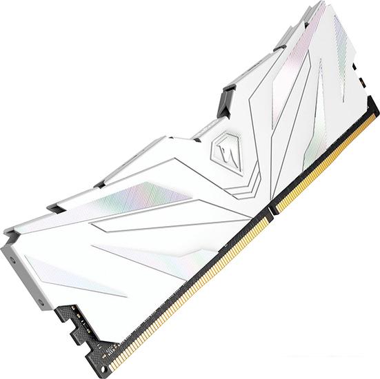 Оперативная память Netac Shadow II White 8ГБ DDR4 2666 МГц NTSWD4P26SP-08W - фото