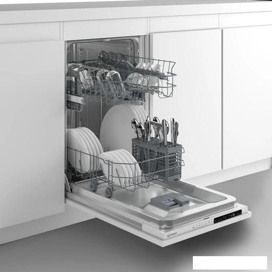 Встраиваемая посудомоечная машина Indesit DIS 1C59 - фото