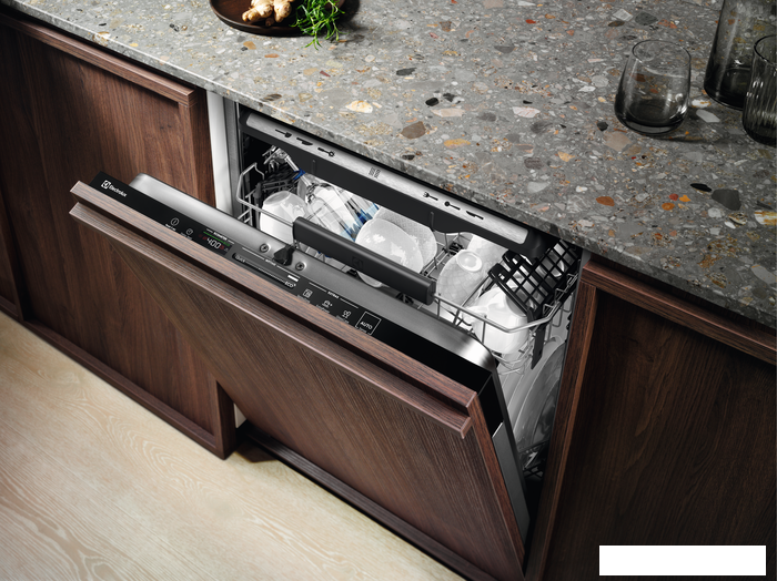 Встраиваемая посудомоечная машина Electrolux EEM69410W - фото