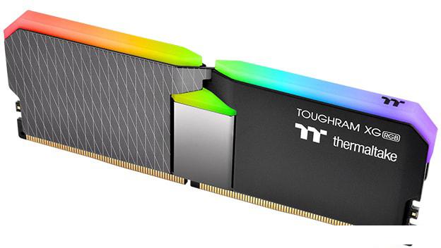 Оперативная память Thermaltake ToughRam XG RGB 2x32ГБ DDR4 3600 МГц R016R432GX2-3600C18A - фото