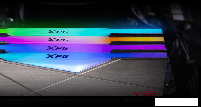 Оперативная память ADATA XPG Spectrix D50 RGB 16ГБ DDR4 3600 МГц AX4U360016G18I-ST50 - фото