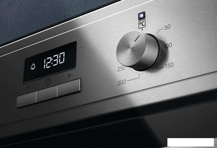 Электрический духовой шкаф Electrolux SurroundCook 600 EOF3H70X - фото