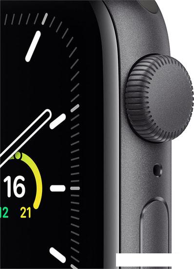Умные часы Apple Watch SE 40 мм (алюминий серый космос/темная ночь) - фото