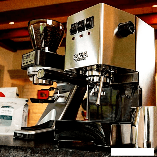 Рожковая помповая кофеварка Gaggia Classic Evo Inox 9481/11 - фото