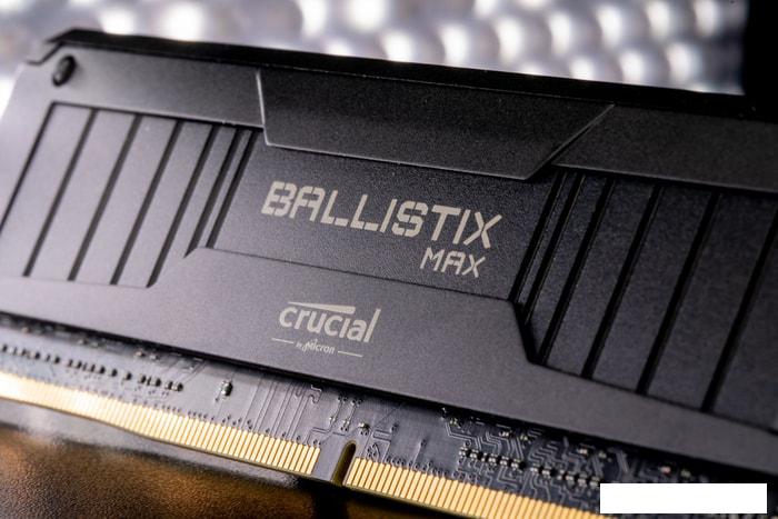 Оперативная память Crucial Ballistix MAX RGB 2x8GB DDR4 PC4-35200 BLM2K8G44C19U4BL - фото