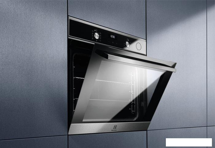 Электрический духовой шкаф Electrolux EOC5E70X - фото