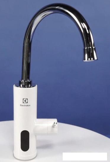 Водонагреватель Electrolux Taptronic (белый) - фото