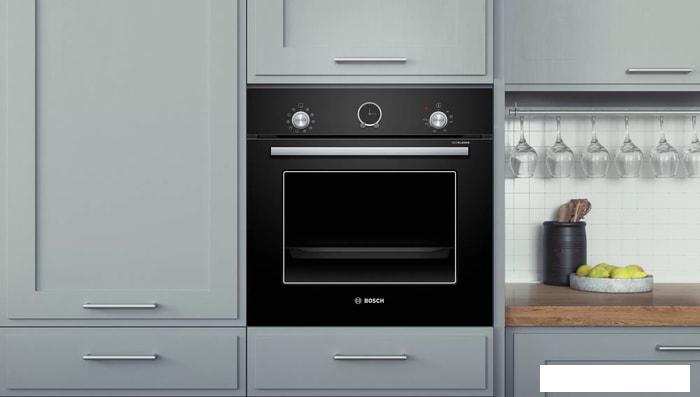 Электрический духовой шкаф Bosch HBFS10BB0R - фото