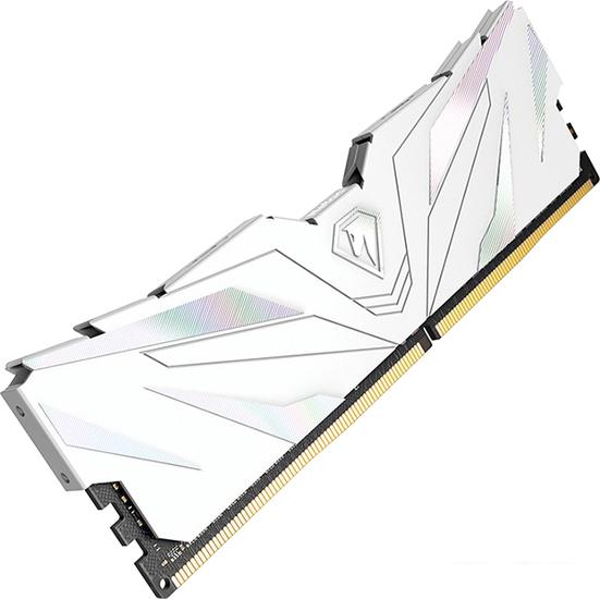 Оперативная память Netac Shadow II White 2x8ГБ DDR4 3600 МГц NTSWD4P36DP-16W - фото