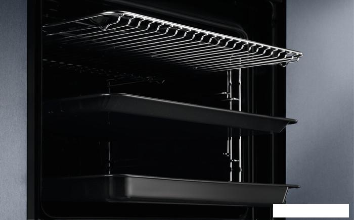 Электрический духовой шкаф Electrolux AssistedCooking SENSE 800 KOEBP39WZ - фото